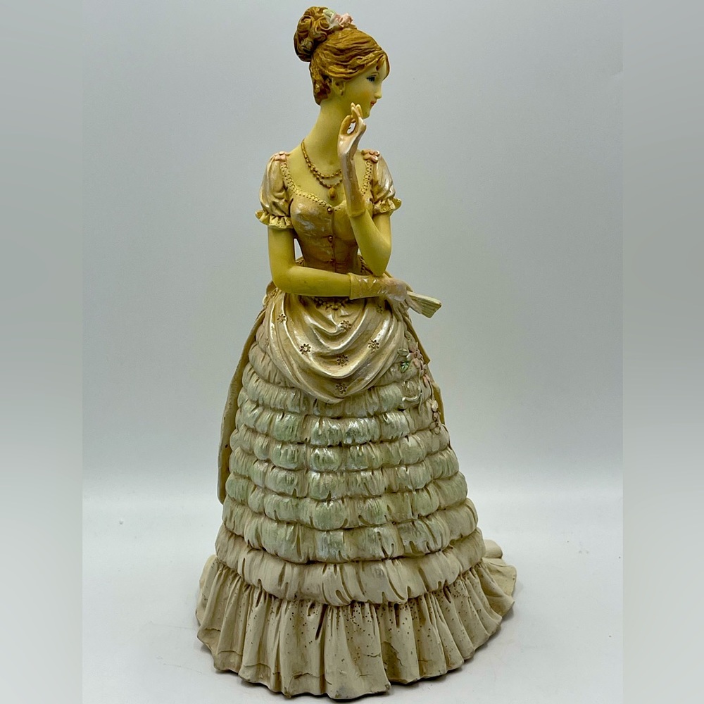 Rare Vintage 12” Resin Victorian Lady Southern Belle Detailed Collectible Statue - Picture 3 of 16